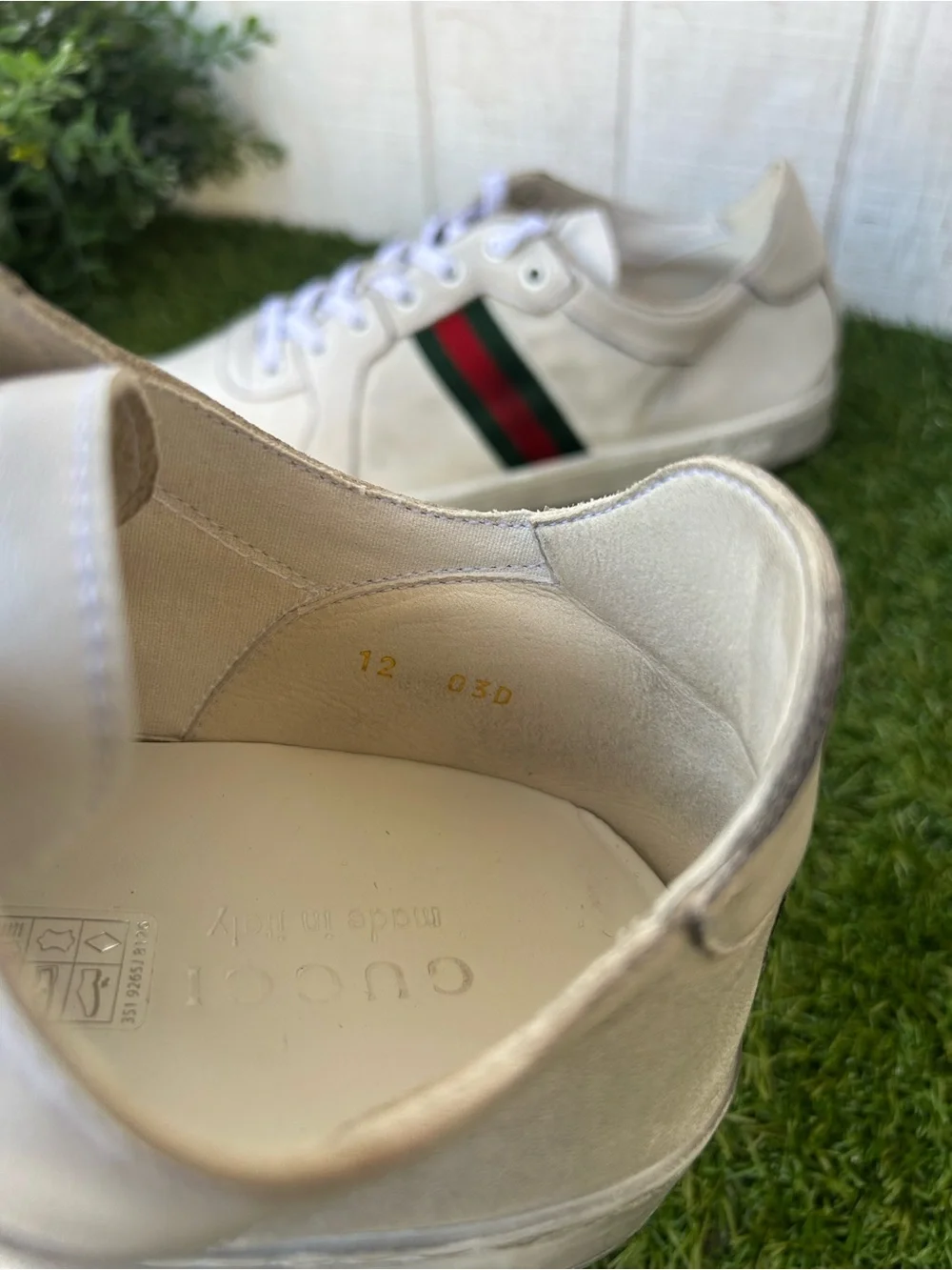 Gucci Men's Stretch low-top sneaker $980 white leather size 12 gently used